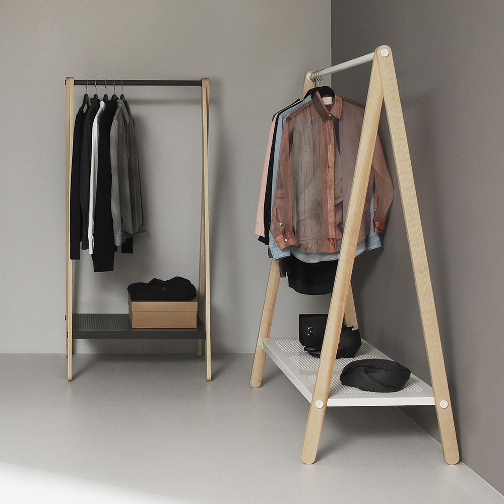 Toj - Perchero Normann Copenhagen de madera y metal, en distintos