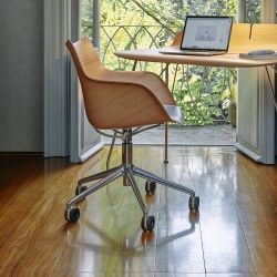 https://www.sediarreda.com/img/1dee021fd600fa/q-wood-5927-sedia-da-scrivania-con-struttura-in-acciaio-cromato-scocca-color-legno-chiaro-e-seduta-in-tecnopolimero-termoplastico-bianco.jpg