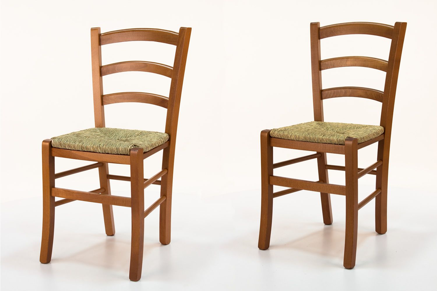 110 - Holzstuhl für Bars und Restaurants, in verschiedenen Ausführungen