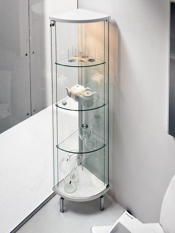 mobile ad angolo con vetrina