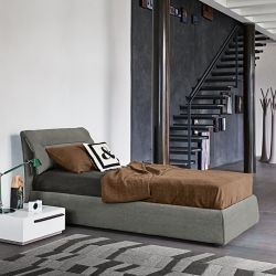 Campo Letto imbottito di Bonaldo con rete a doghe e contenitore