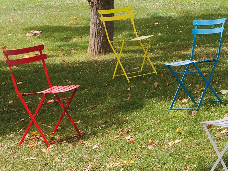 Pretty: Folding chair for garden, in metal, several colours