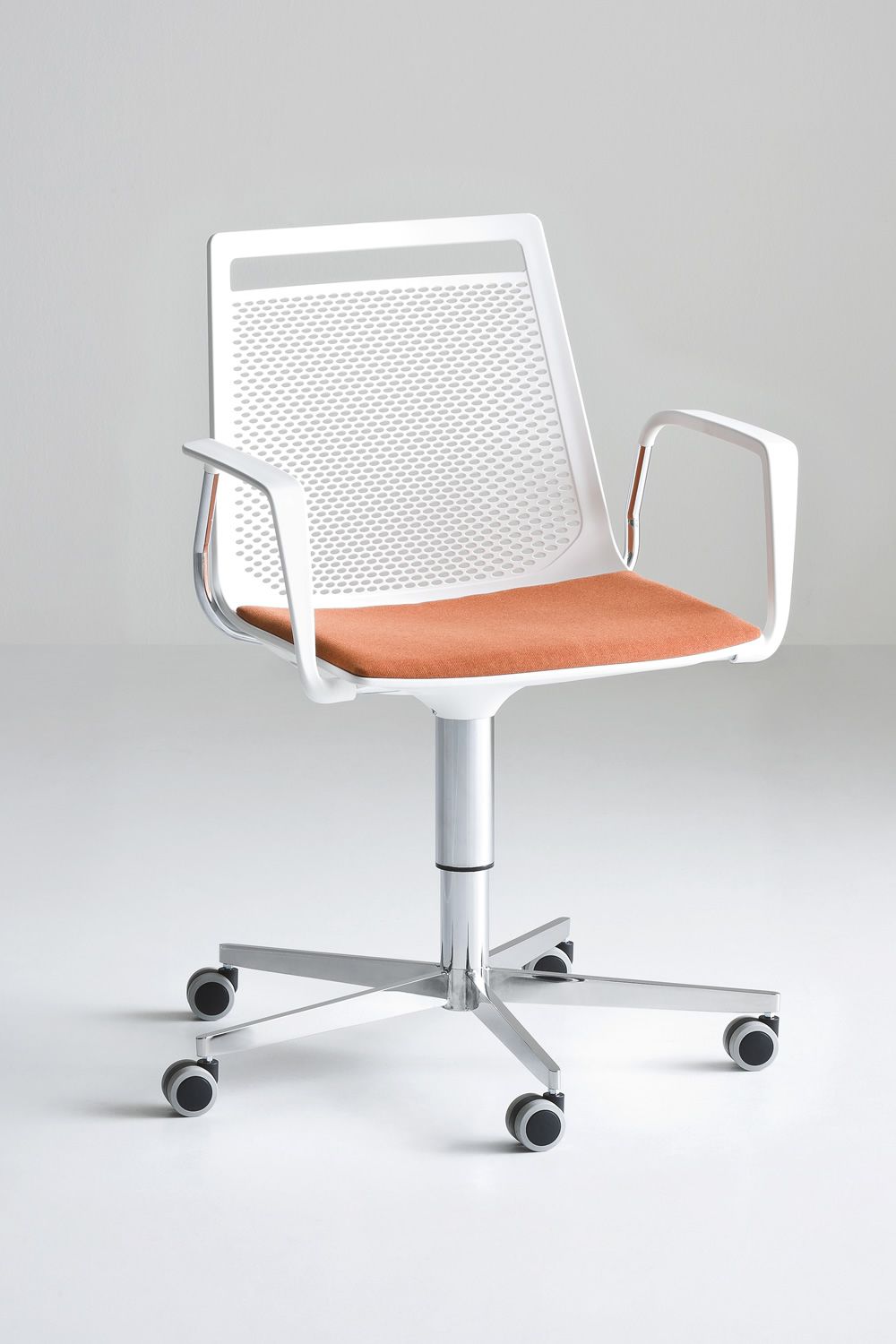 Sedia Ergonomica Con Schienale Regolabile In Altezza