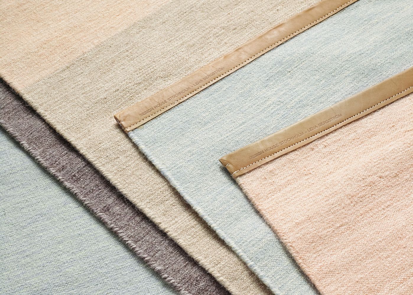 fields detail teppiche aus reiner wolle mit randern aus leder