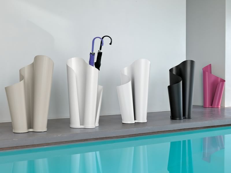 Portaombrelli di Design Moderno in Metallo Nero – Elegante e Funzionale