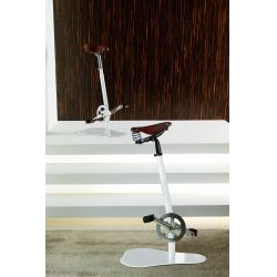Pedalò - Design-Hocker mit Pedalen und satellförmigem Sitz, aus Metall