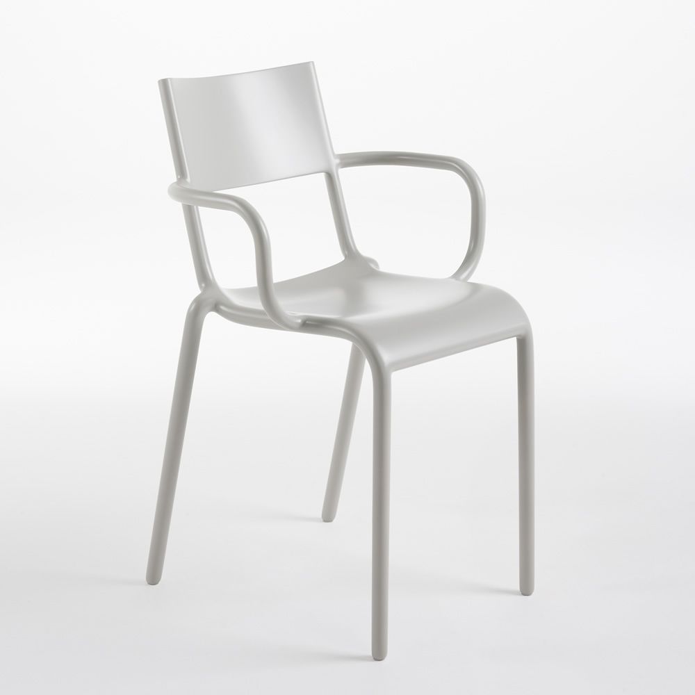 Generic A Chaise design de Kartell en polypropylène, empilable, idéale