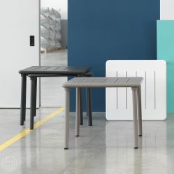 Maestrale 90 - Metalltisch, Harzplatte 90x90 cm, stapelbar, für den